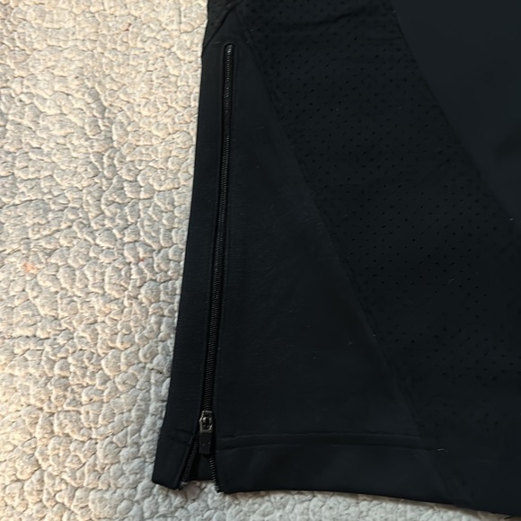 Under Armour - Loose Sweatpants - Picture 2 of 6